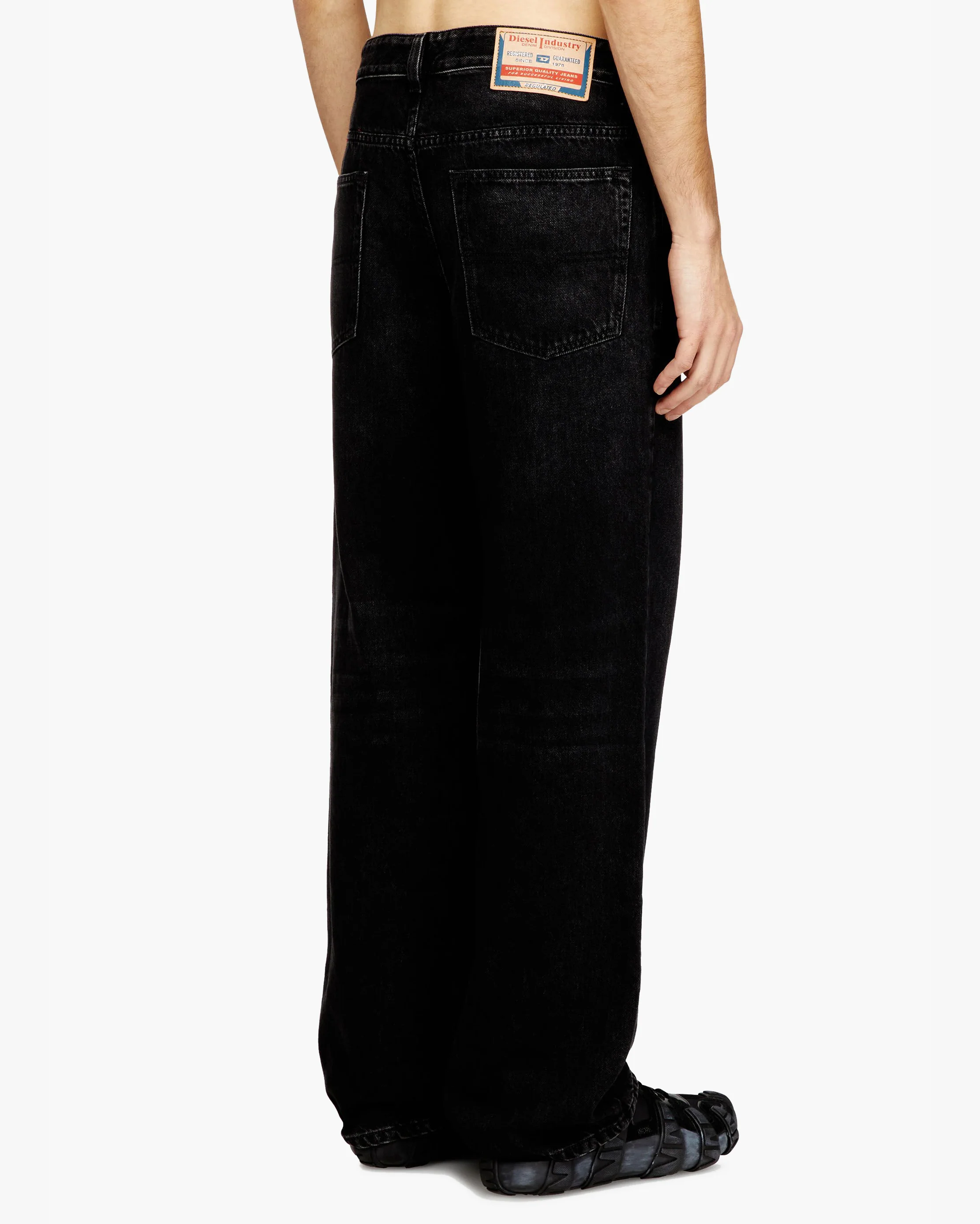 Diesel 2001 D-Macro Relaxed Wide Leg Mens Jeans - 09P09 / Black - Image 2
