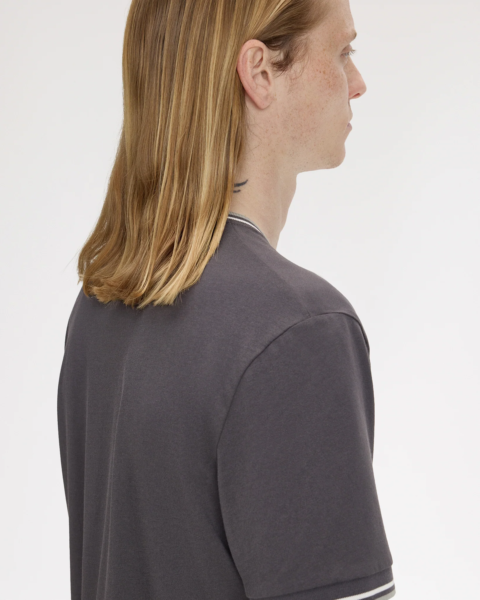 Fred Perry Twin Tipped T Shirt - Anchor Grey / Ecru / Seagrass - Image 5