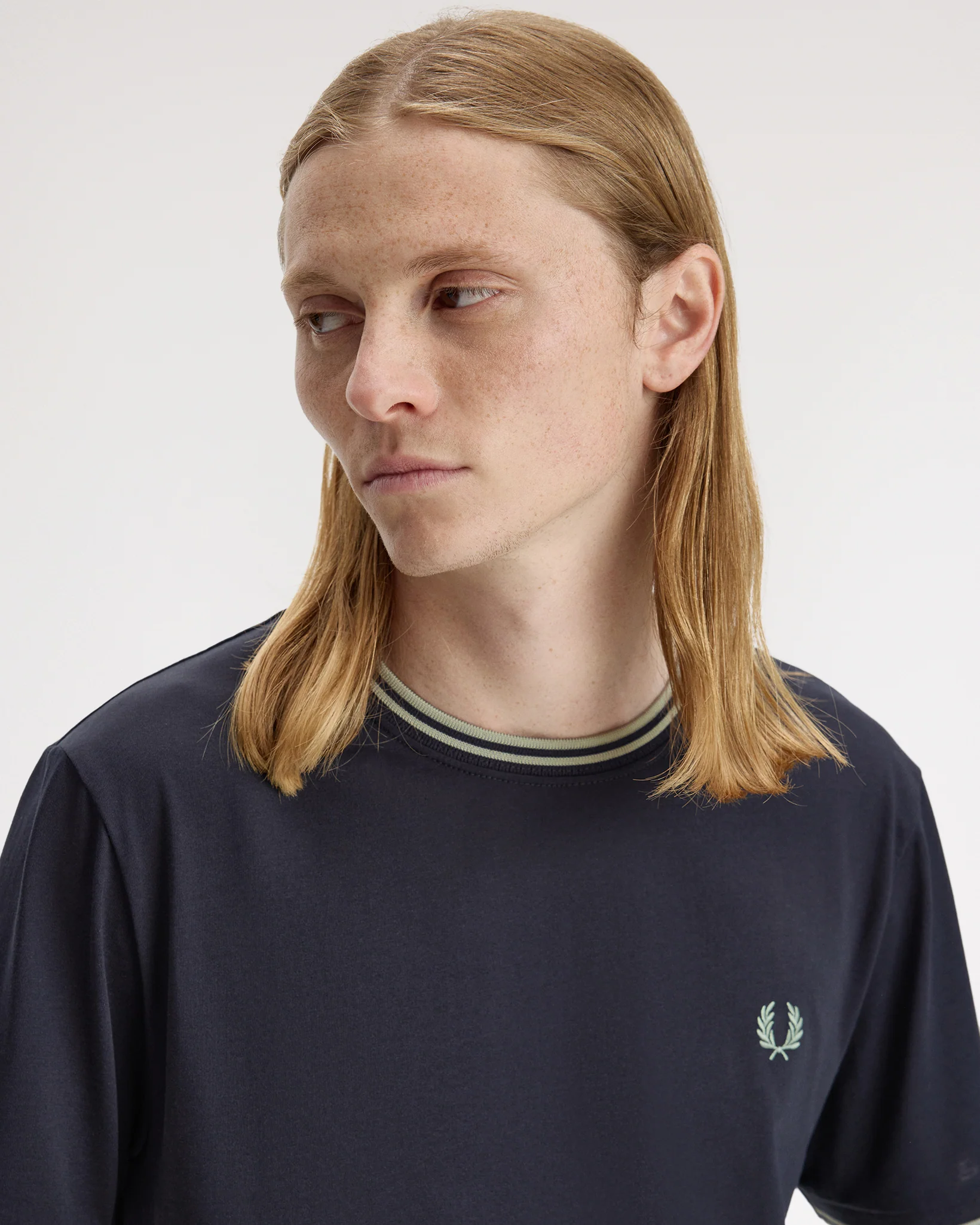 Fred Perry Twin Tipped T Shirt - Navy / Seagrass - Image 5