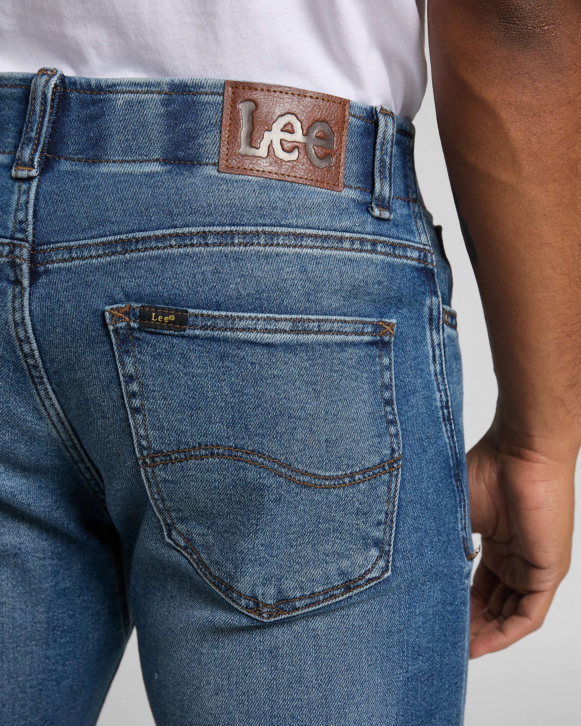 Lee Straight Fit Extreme Motion Mens Jeans - General - Image 2