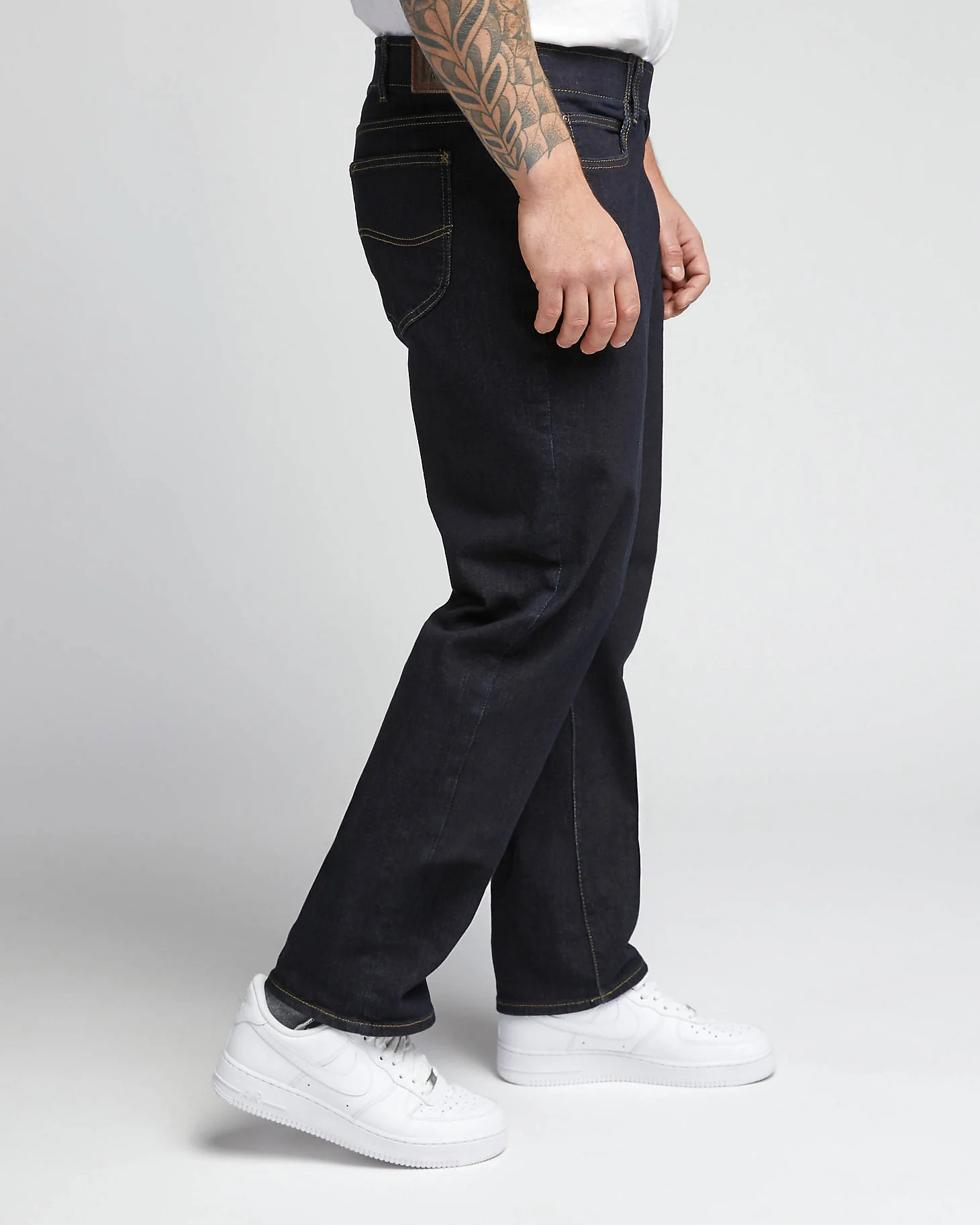 Lee Straight Fit Extreme Motion Mens Jeans - MVP Rinse - Image 4