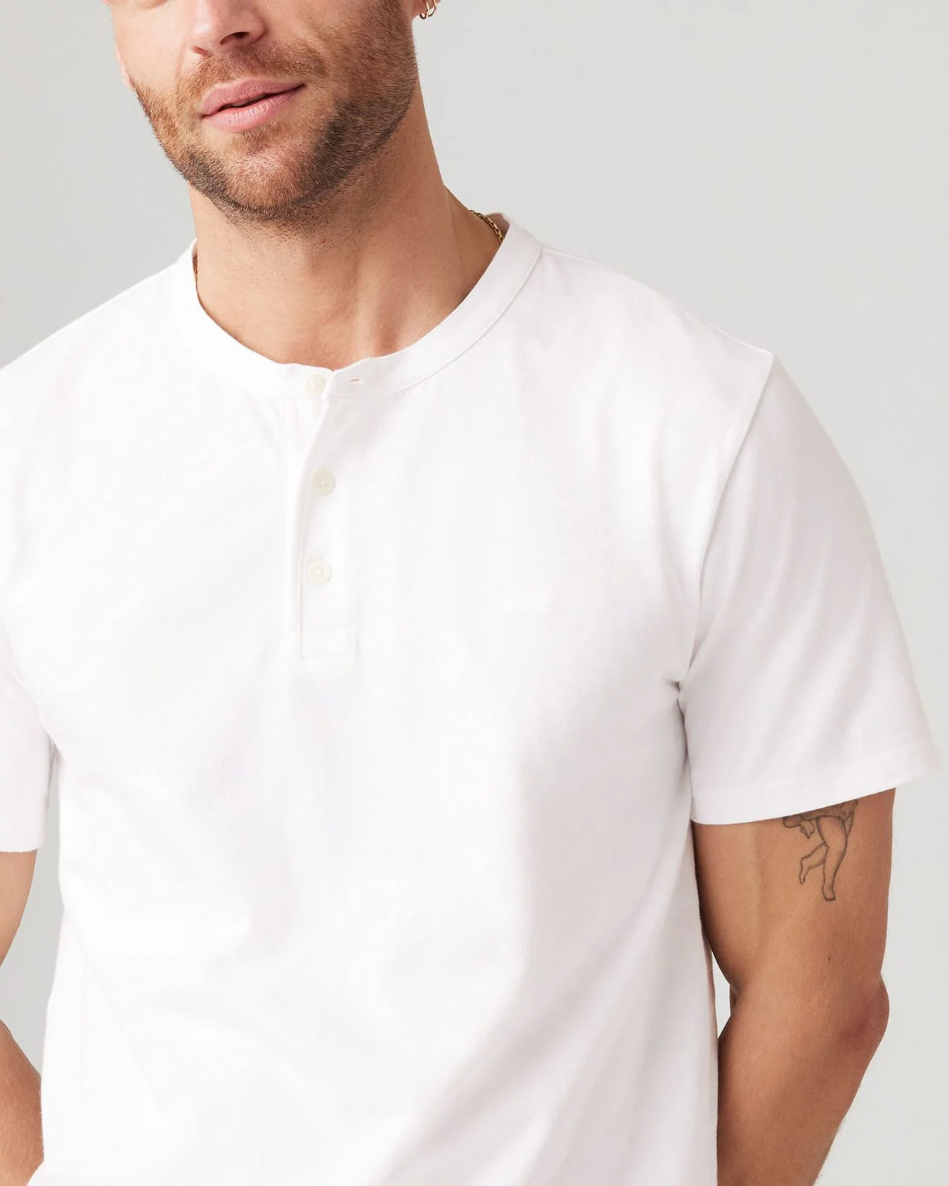 Levi's® S/S Housemark Henley - White - Image 3