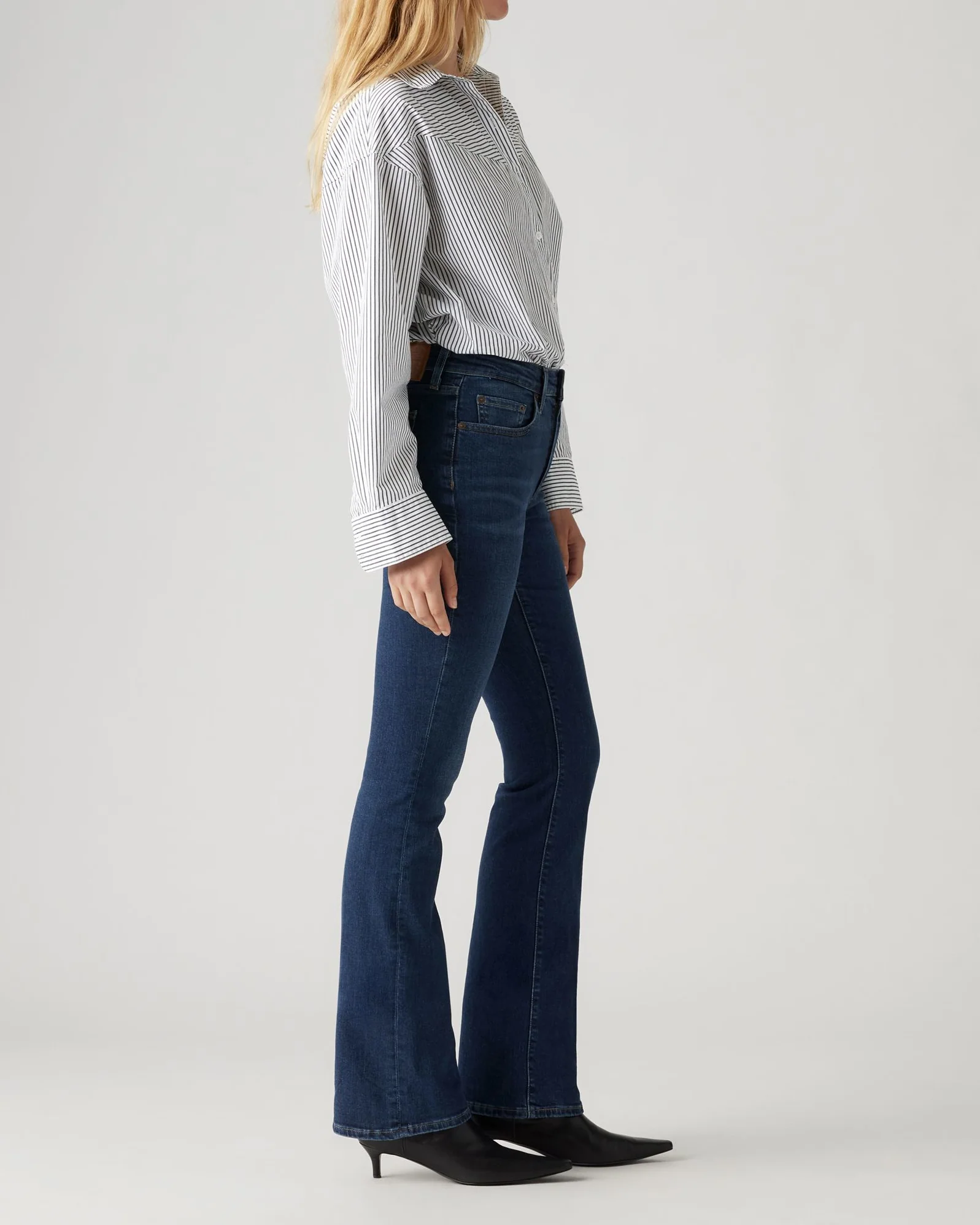 Levi's® Womens 725 High Rise Bootcut Jeans - Blue Wave Dark - Image 5