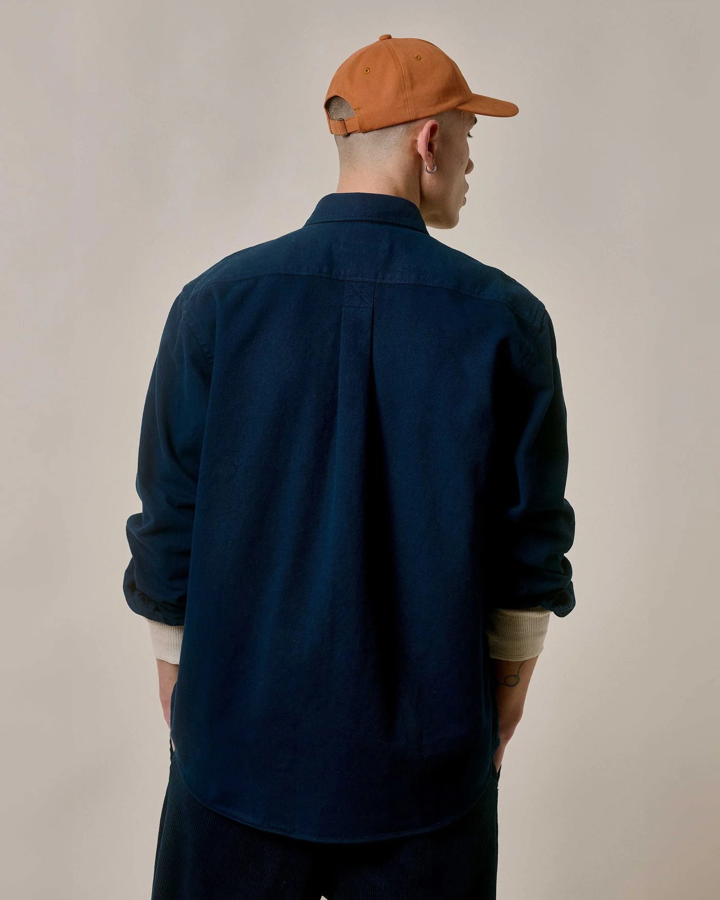 Merz b. Schwanen Good Basics SHIRT01T Relaxed Fit Sturdy Cotton Twill Shirt - Night Blue - Image 4