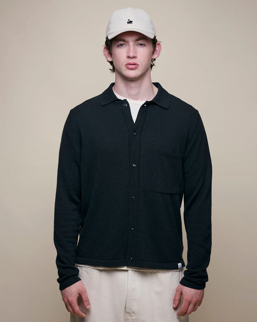 Merz b. Schwanen KNITSHIRT06 Merino Wool Silk & Cashmere L/S Shirt - Deep Black - Image 2