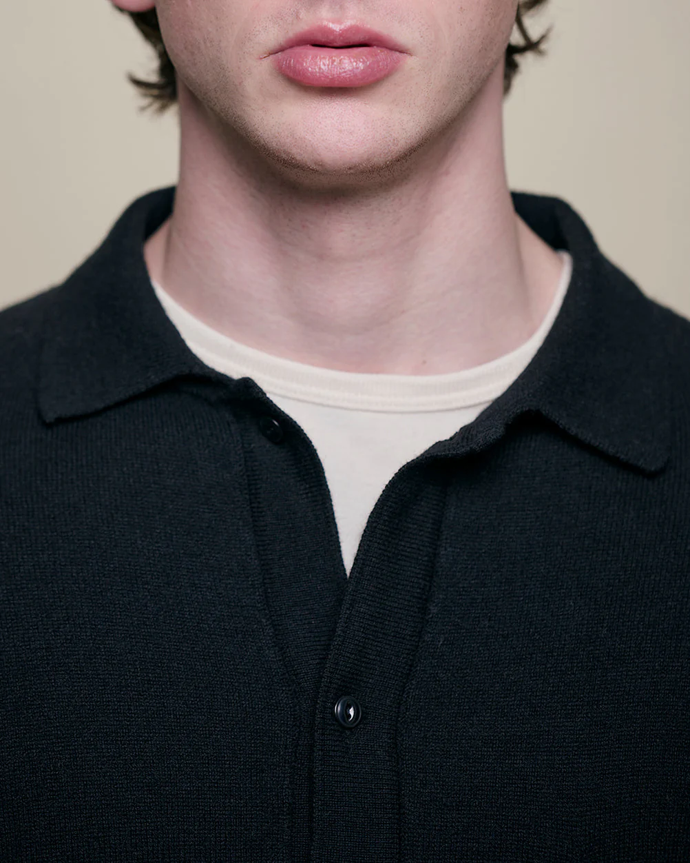 Merz b. Schwanen KNITSHIRT06 Merino Wool Silk & Cashmere L/S Shirt - Deep Black - Image 5