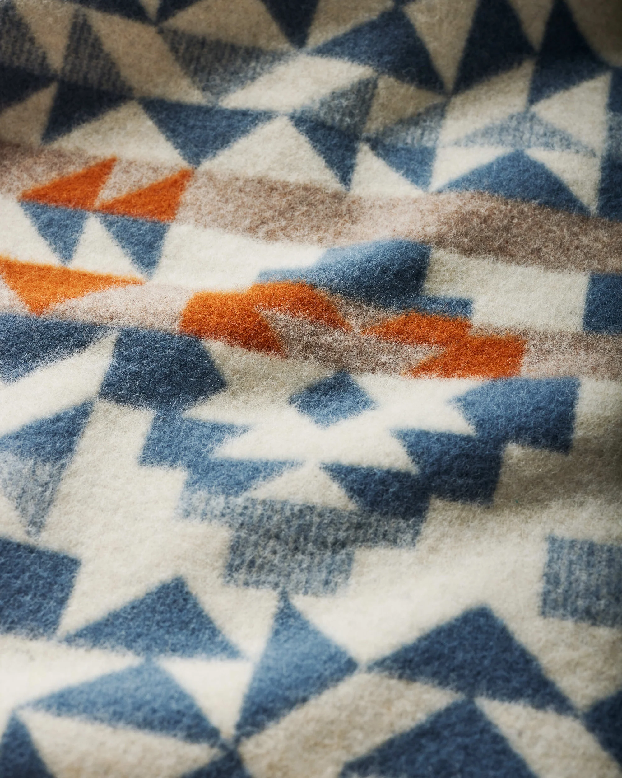 Pendleton Jacquard Napped Robe Wool Blanket - Blue Ridge - Image 4