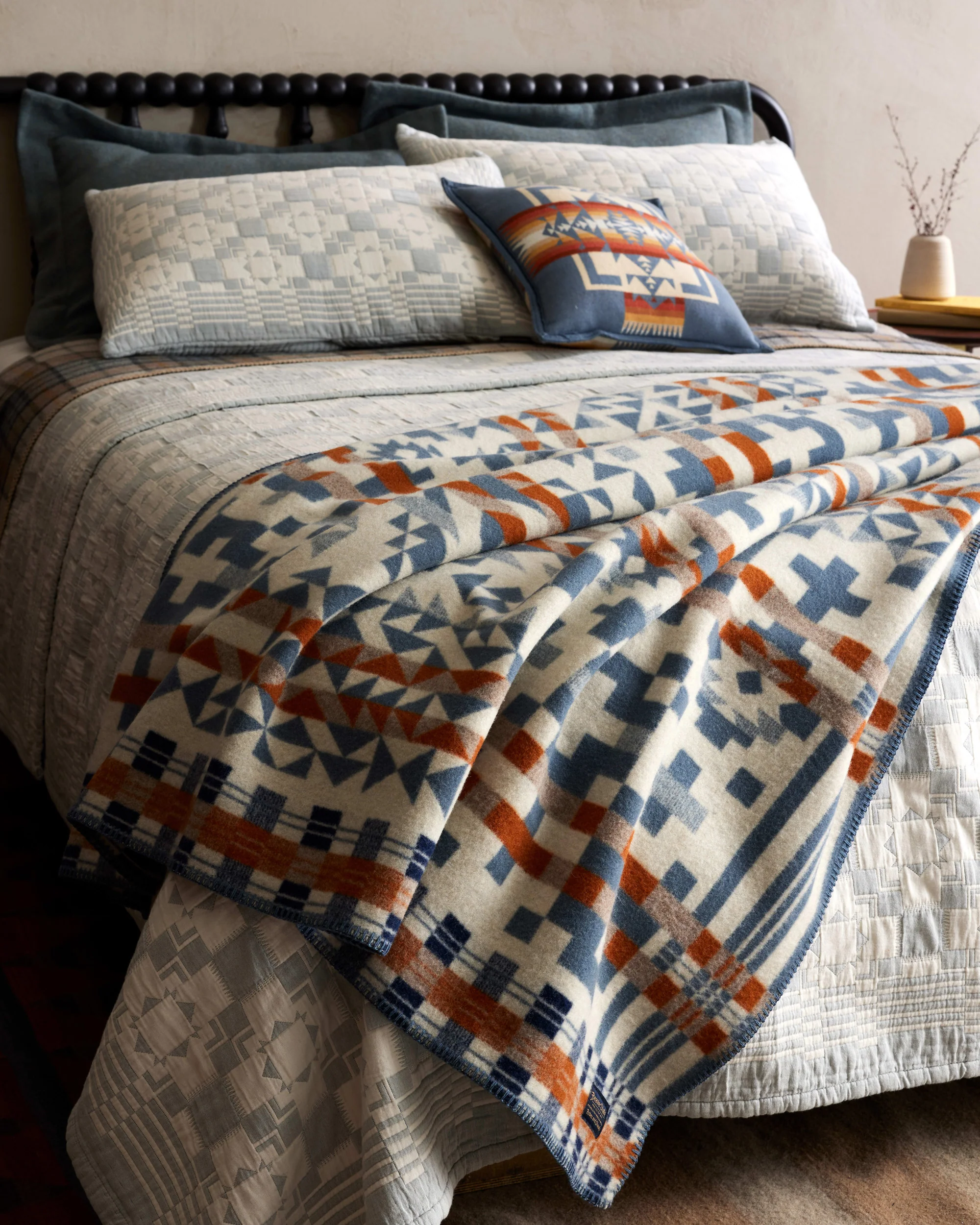 Pendleton Jacquard Napped Robe Wool Blanket - Blue Ridge - Image 5