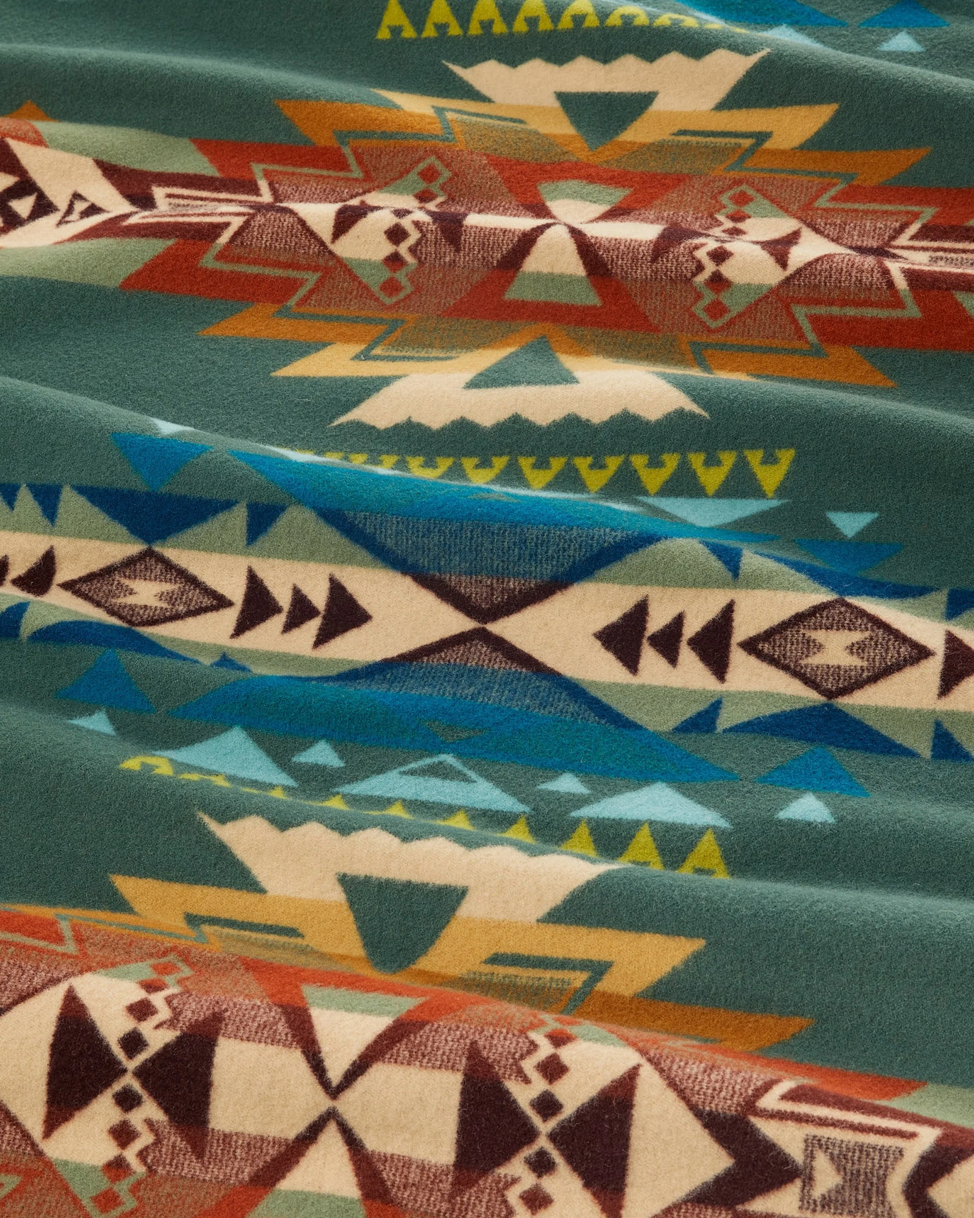Pendleton Jacquard Unnapped Robe Wool Blanket - Highland Peak Balsam - Image 3
