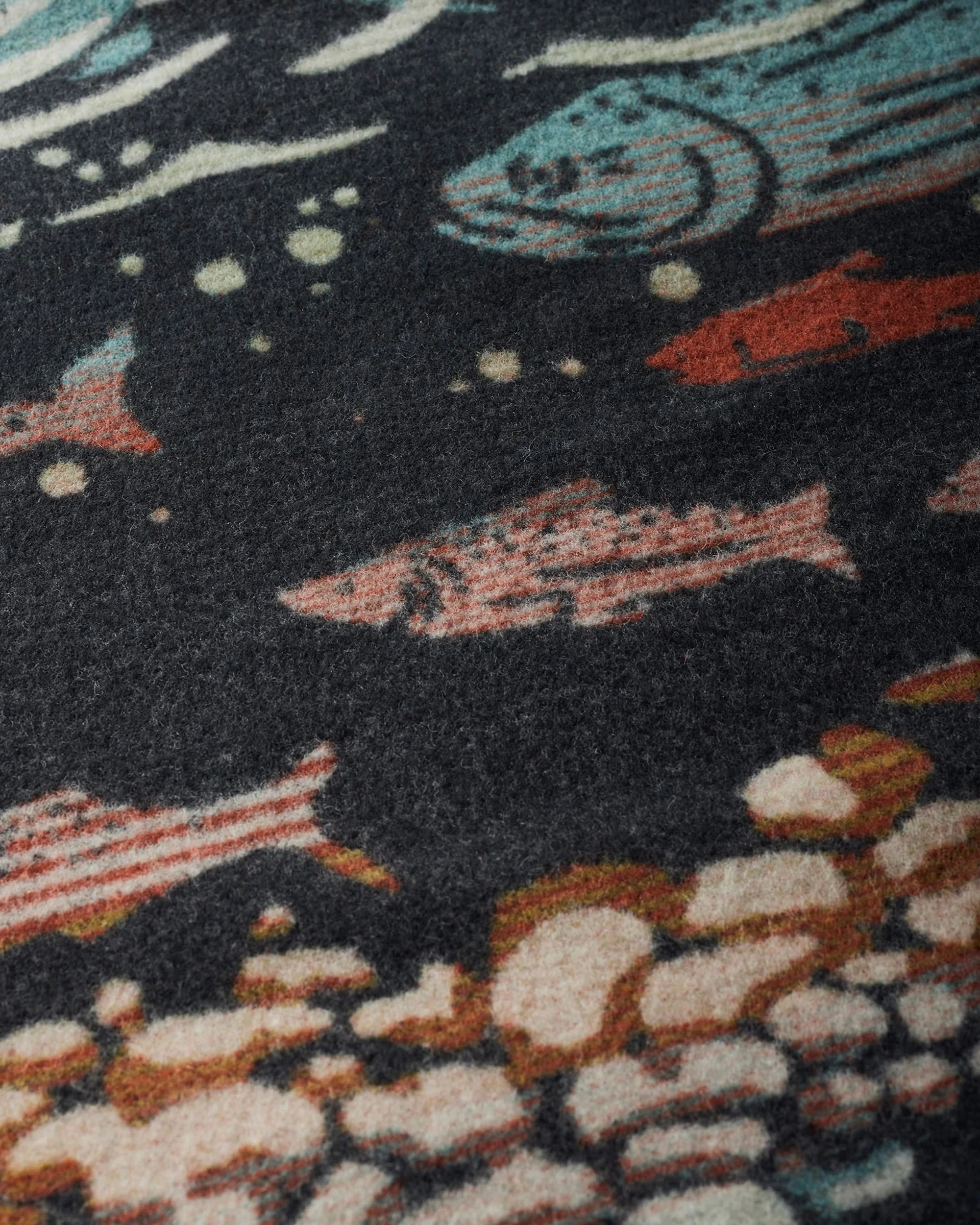 Pendleton Jacquard Napped Robe Wool Blanket - Salmon Falls - Image 4