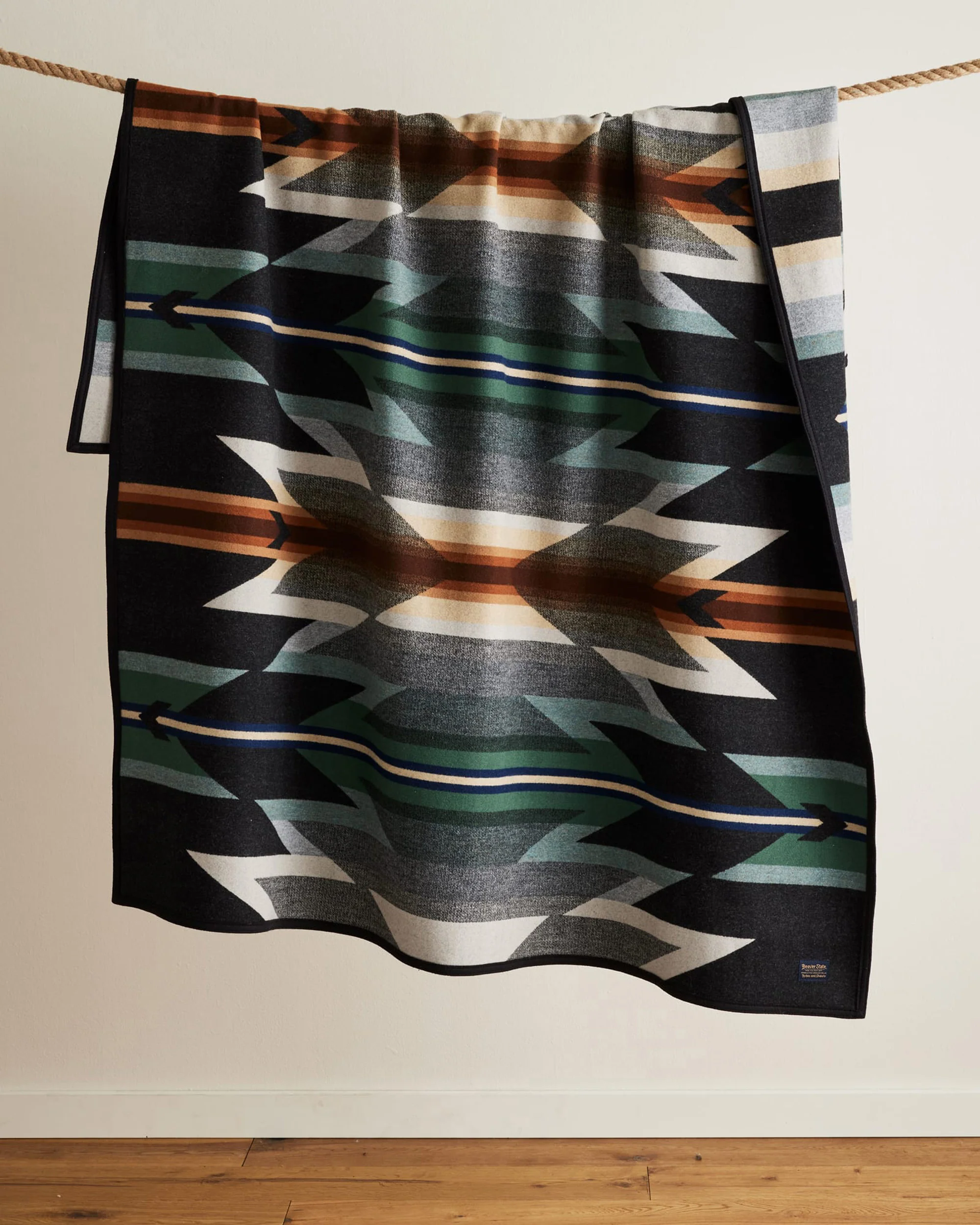 Pendleton Jacquard Unnapped Robe Wool Blanket - Wyeth Trail Oxford - Image 3