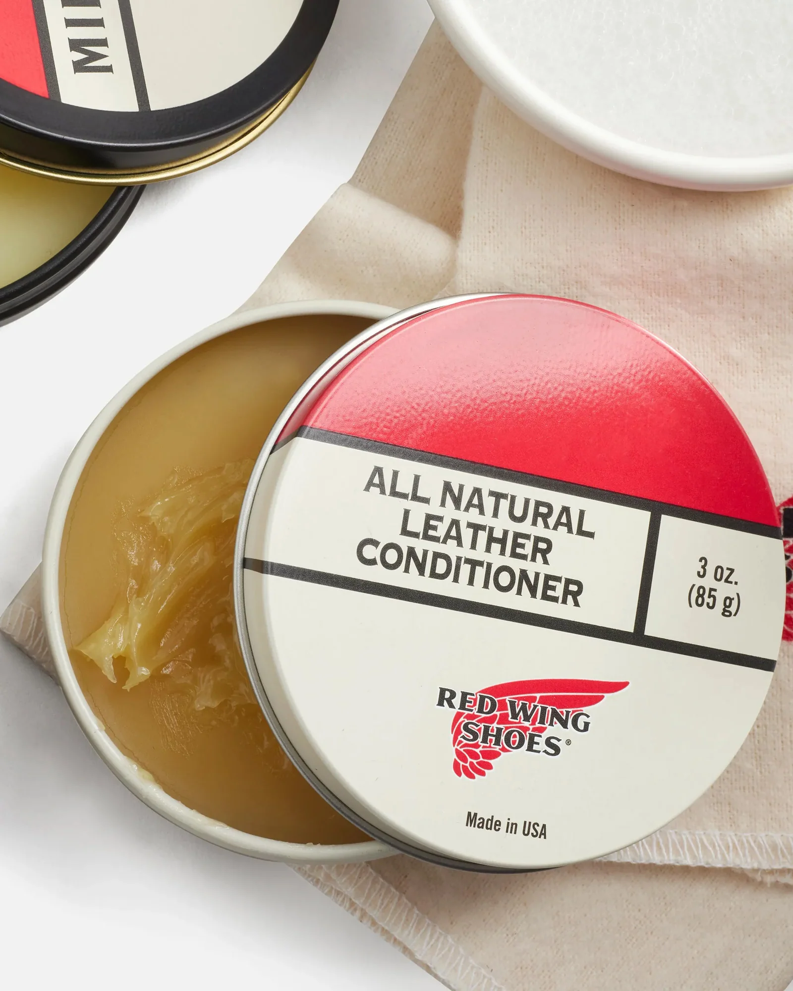 Red Wing 97104 All Natural Leather Conditioner - 3oz - Image 2