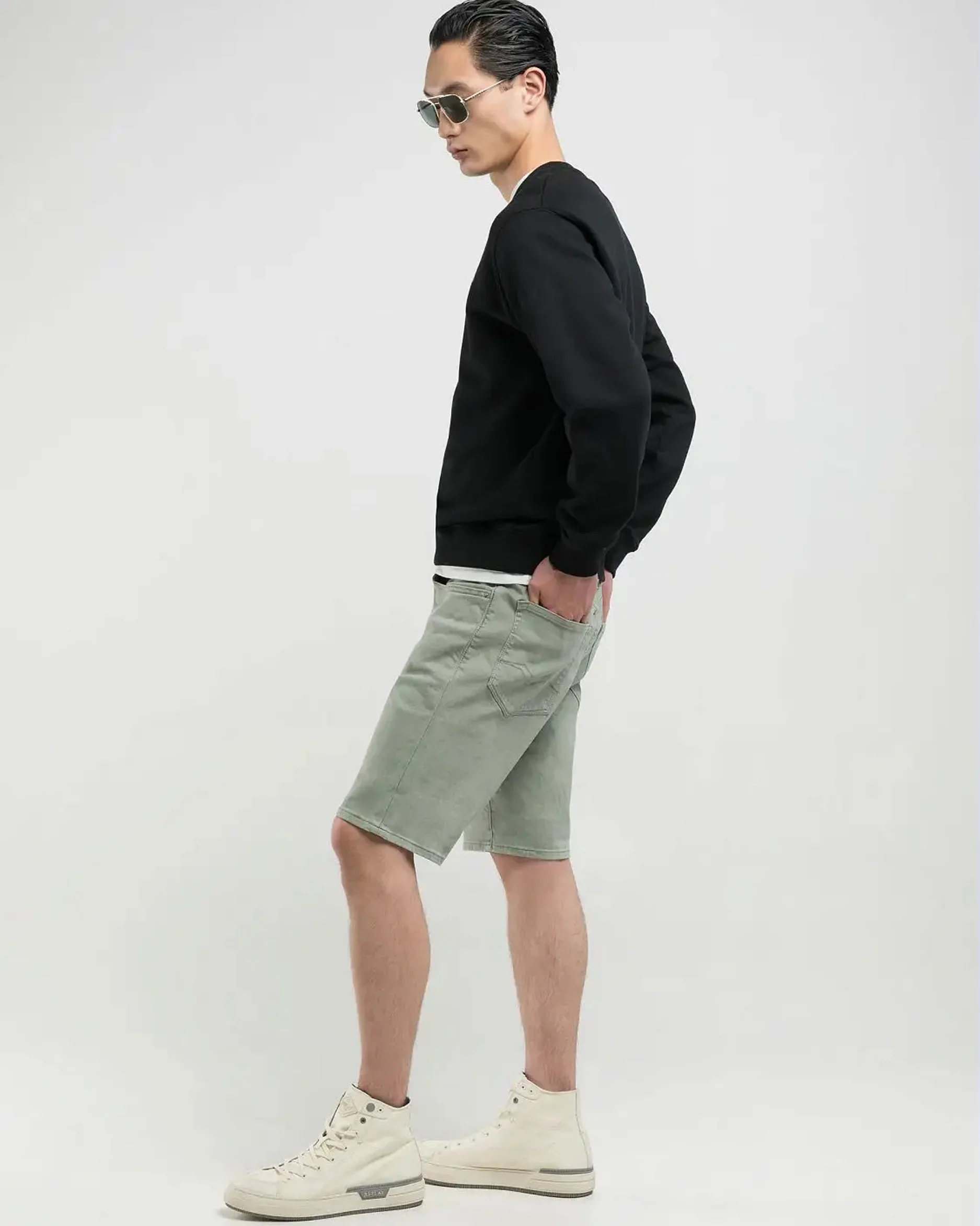 Replay RBJ.981 Tapered Fit Bermuda Shorts - Light Sage Green - Image 4