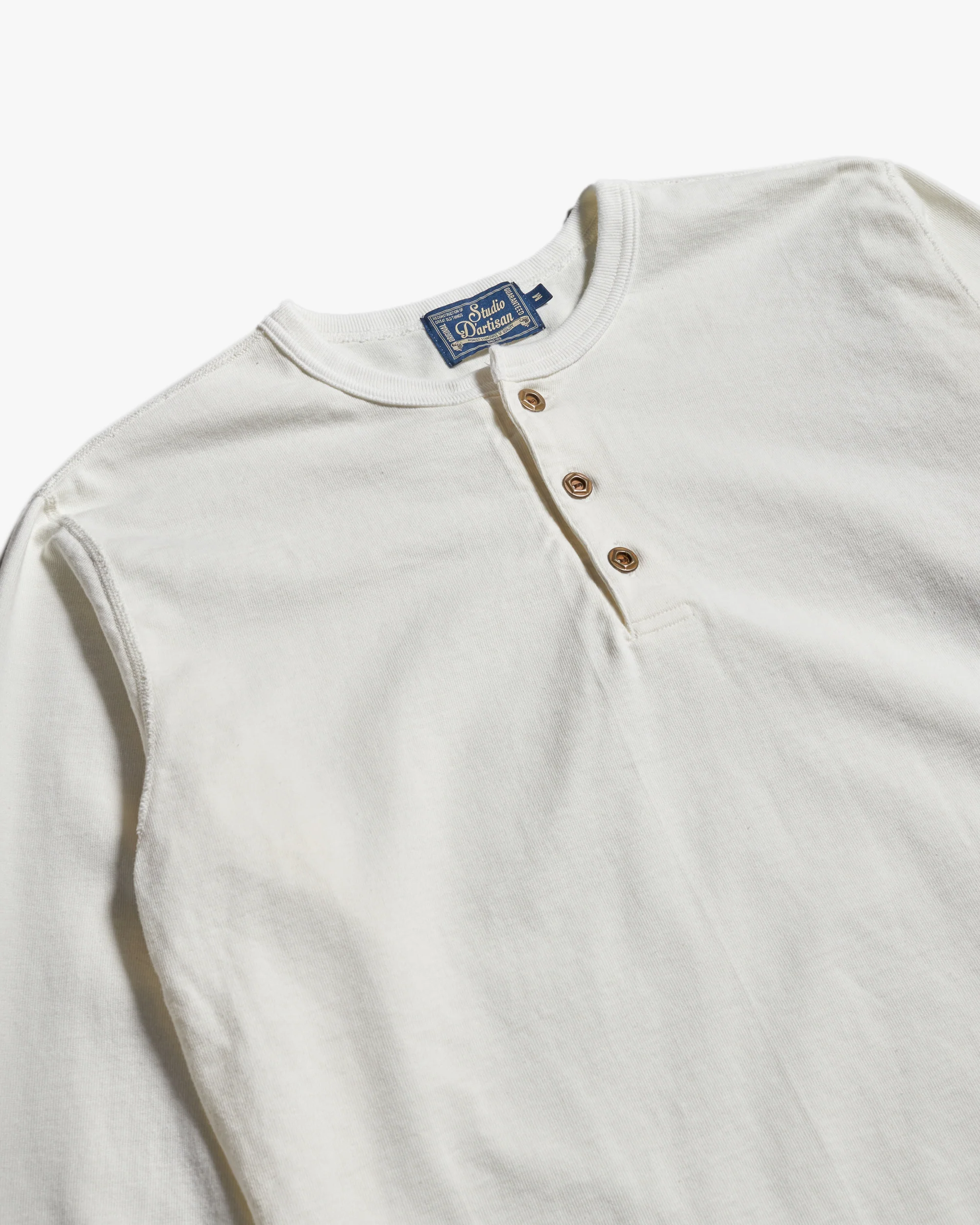 Studio D'Artisan 8187 Suvin Gold L/S Henley - White - Image 2