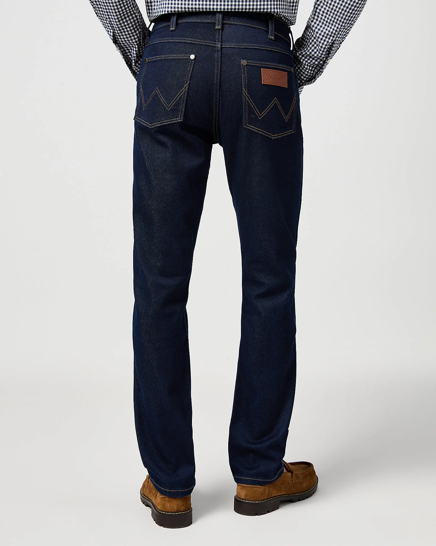 Wrangler Greensboro Epic Soft Lightweight Regular Fit Mens Jeans - Moonlight Rinse - Image 4