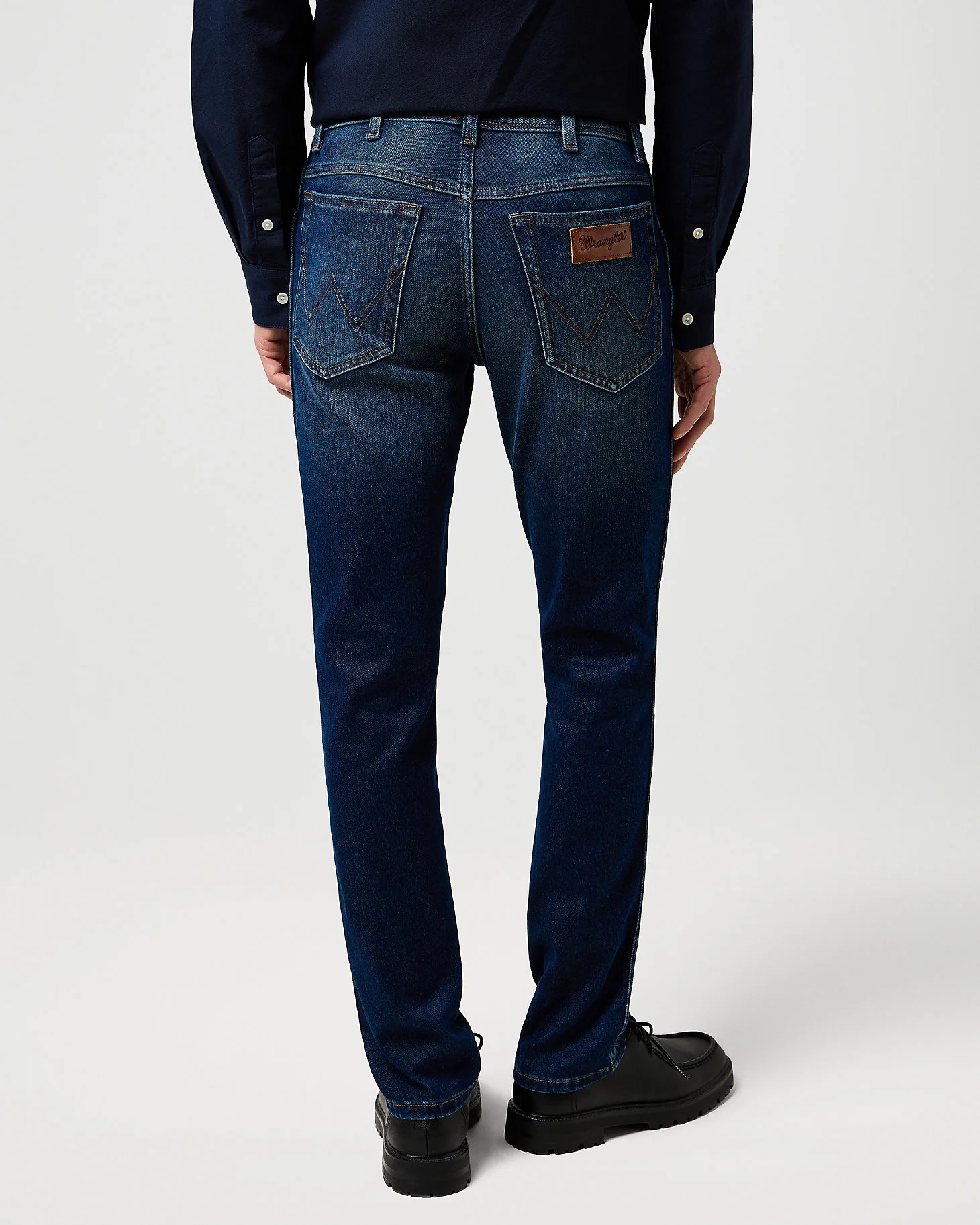 Wrangler Texas SLIM 'Epic Soft' Mens Jeans - Fog - Image 3